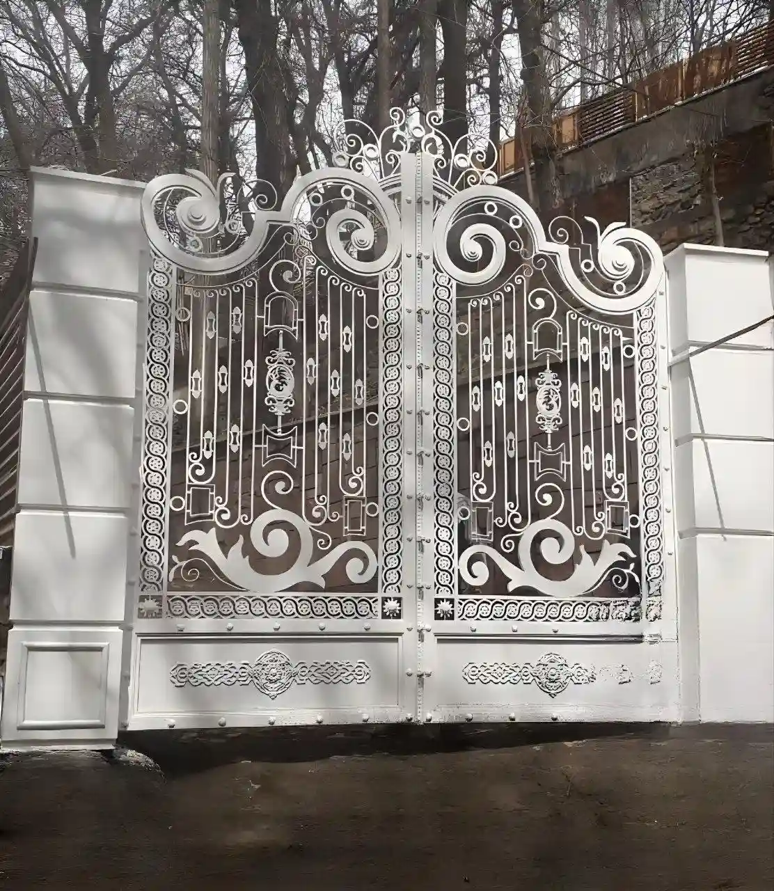 عکس درب حیاط ویلایی عکس درب حیاط ویلایی