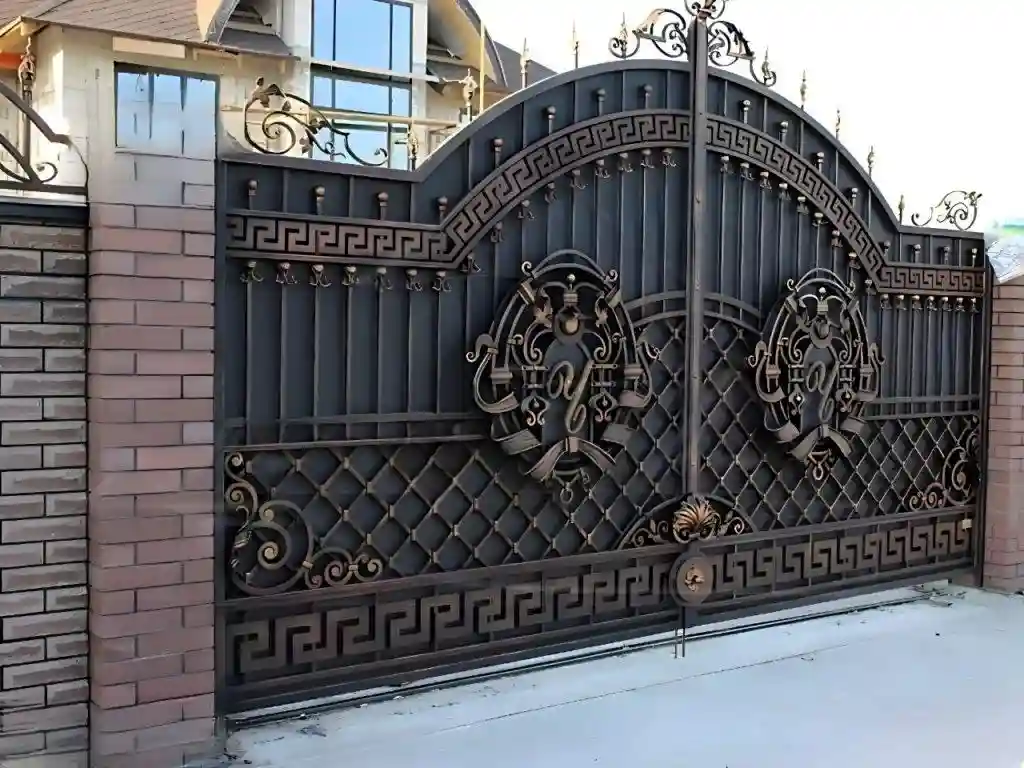 بررسی درب حیاط بررسی درب حیاط