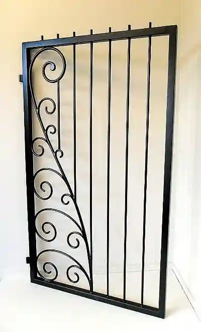 حفاظ نرده ای پنجره حفاظ نرده ای پنجره