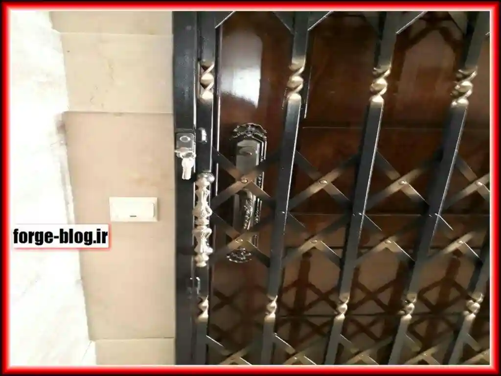 مقایسه درب آکاردئونی با دیگر انواع دربهای امنیتی مقایسه درب آکاردئونی با دیگر انواع دربهای امنیتی