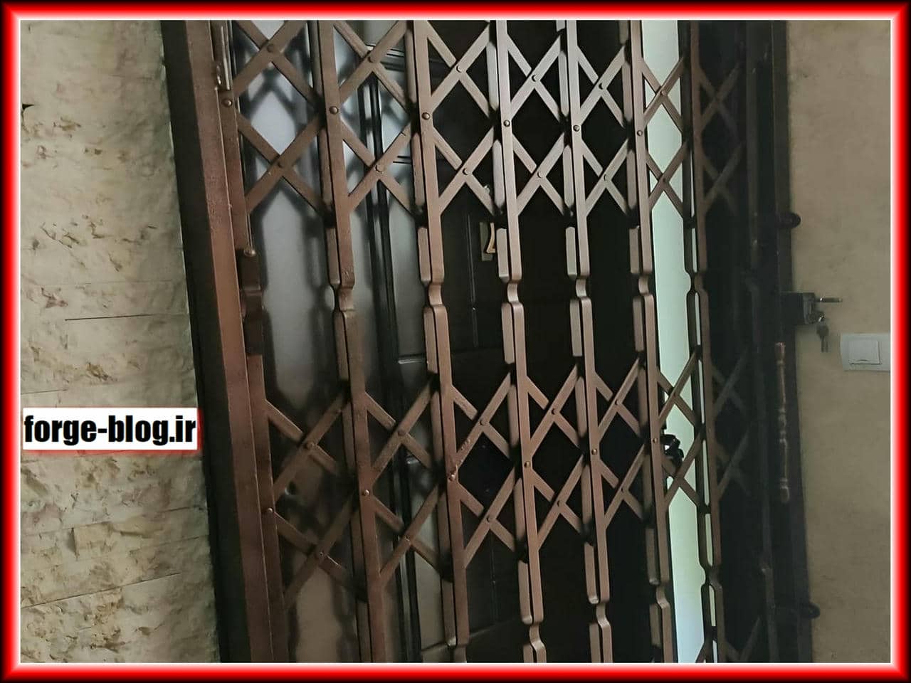 چگونه درب آکاردئونی امنیت خانه را افزایش میدهد؟ چگونه درب آکاردئونی امنیت خانه را افزایش میدهد؟