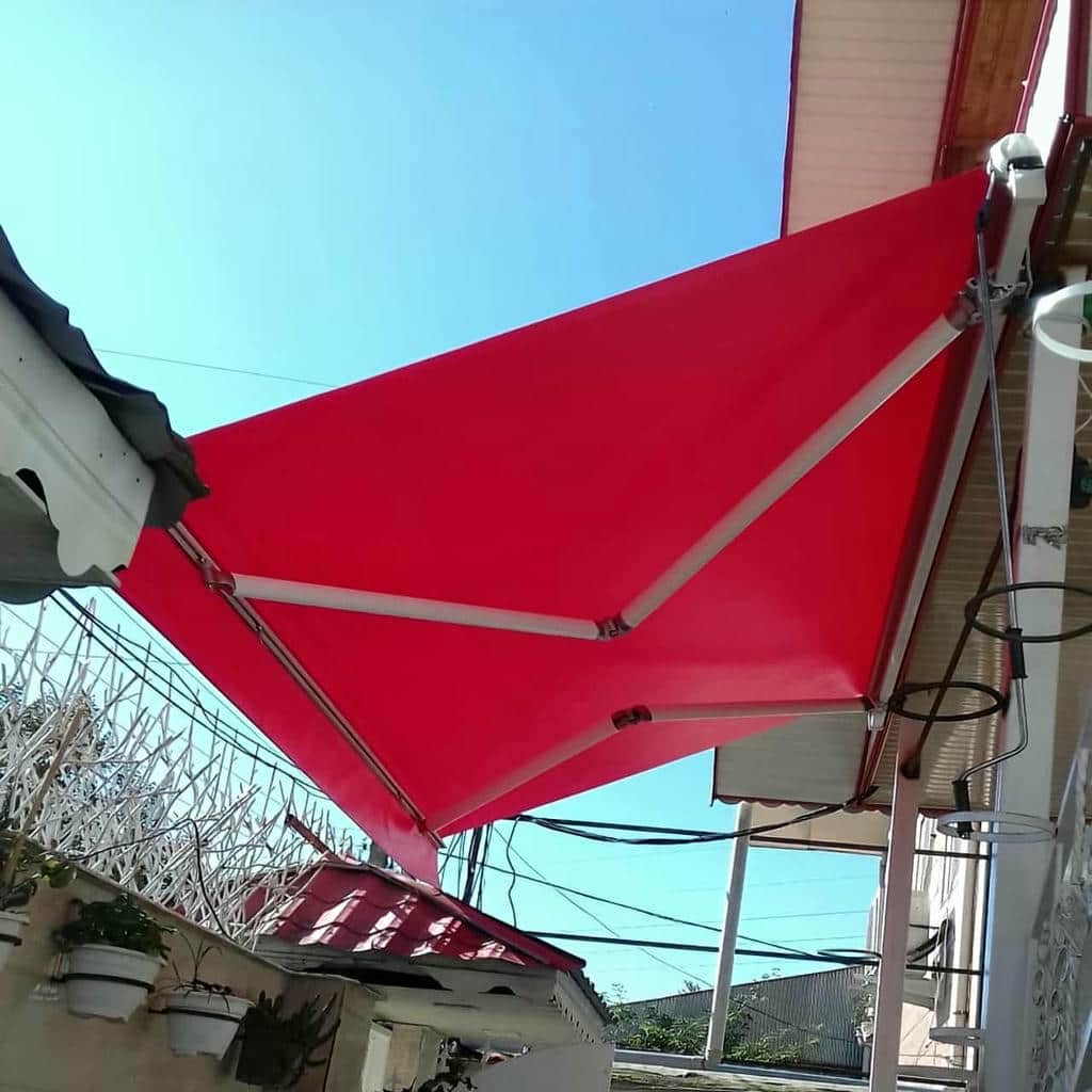 سایبان برقی اتوماتیک مغازه و پارکینگ 023 راهنمای انتخاب، نصب و هزینههای سایبان برقی