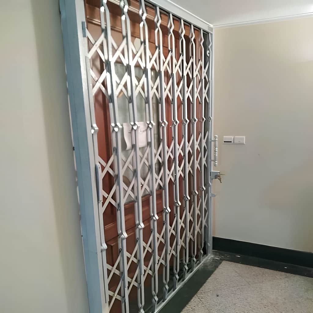 قیمت هر مترمربع درب آکاردئونی 3 گل