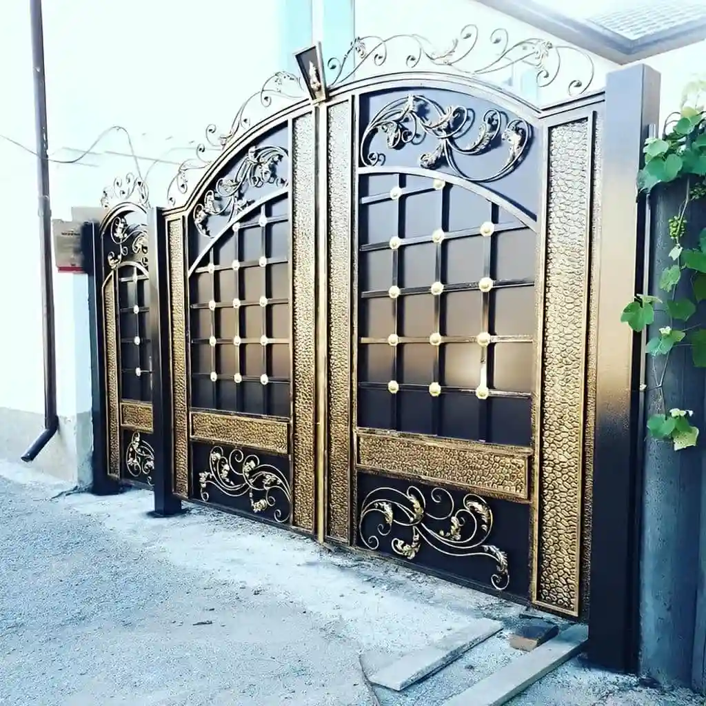 فروش درب فرفورژه ورودی پارکینگ با قاب ضخیم