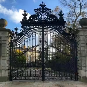 طراحی و ساخت انواع درب آهنی ویلا