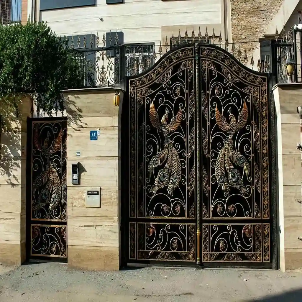 قیمت درب حیاط آهنی با رنگ پودری