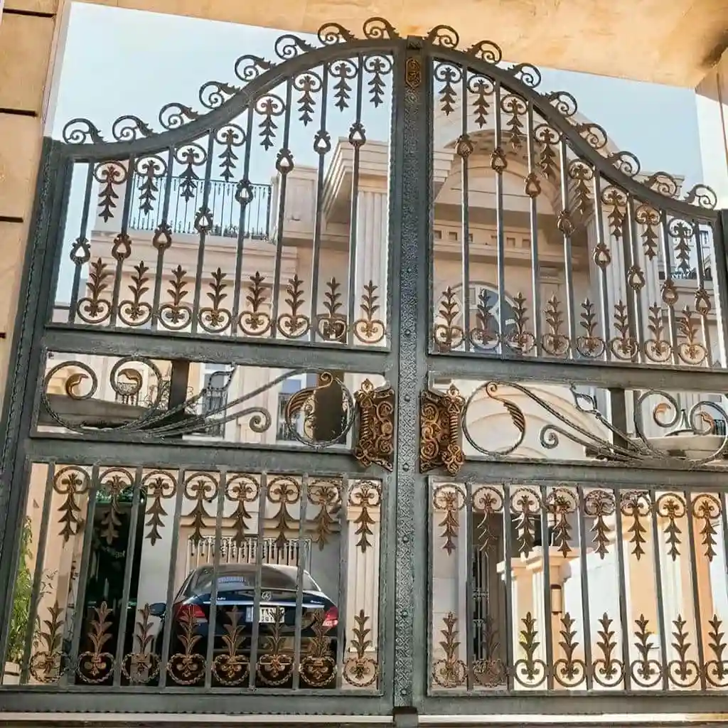 نصب درب انگلیسی پارکینگ