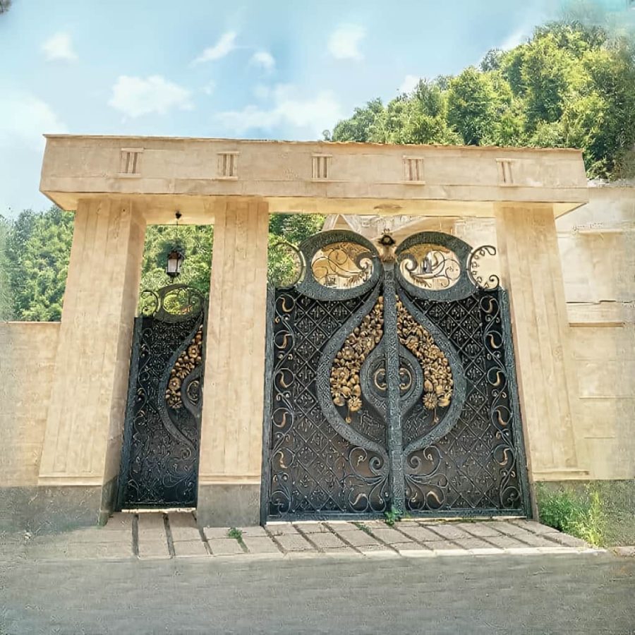 نصب درب دسته گل فلزی