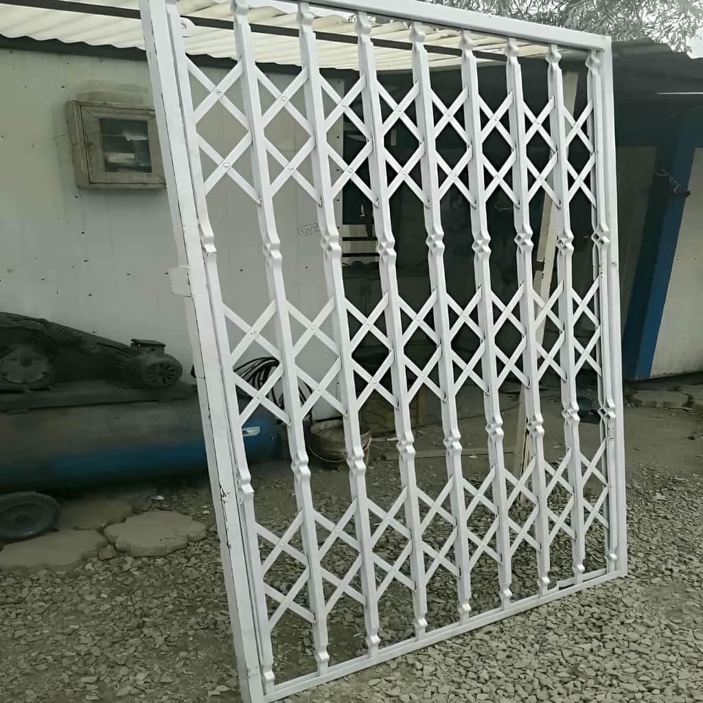 نصب درب آکاردئونی خانه سه گل در رفسنجان