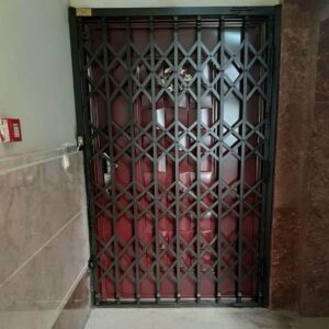 درب آکاردئونی خانه در استان مازندران