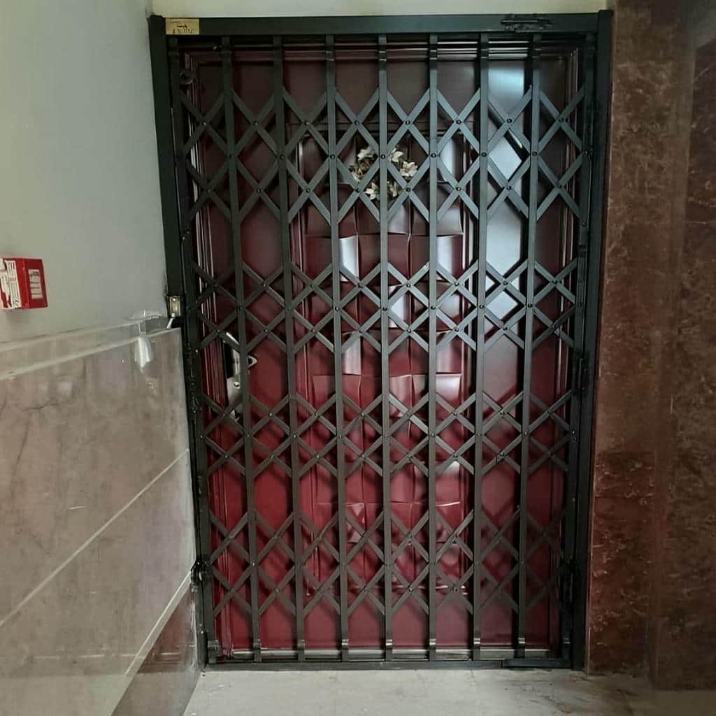 درب آکاردئونی خانه در استان مازندران