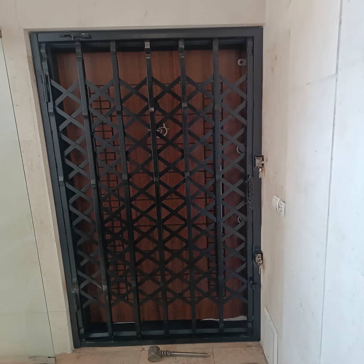 درب آکاردئونی خانه در مهرشهر کرج