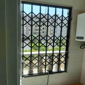 درب آکاردئونی خانه در عظیمیه کرج