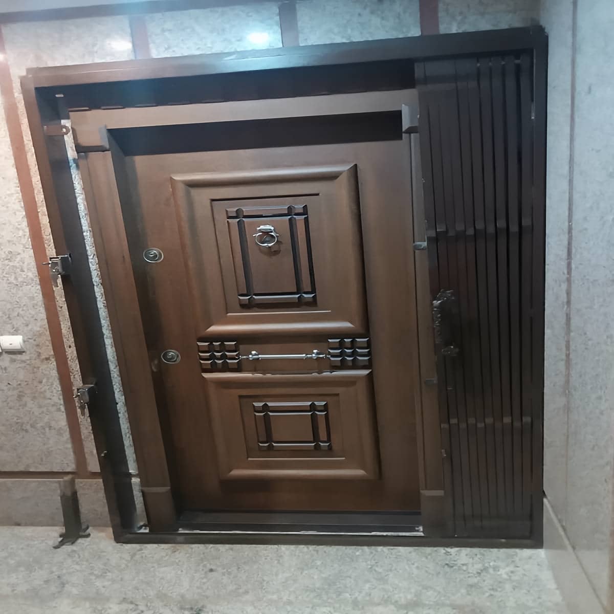درب آکاردئونی خانه در پرند