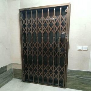 درب آکاردئونی خانه در استان گلستان