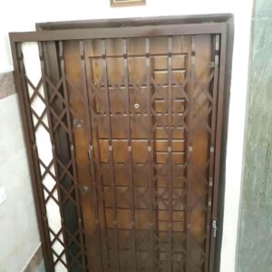 درب آکاردئونی خانه در سمنان