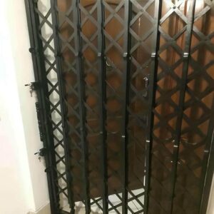 درب آکاردئونی خانه در ایلام