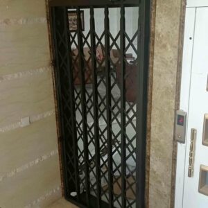 درب آکاردئونی خانه در بجنورد