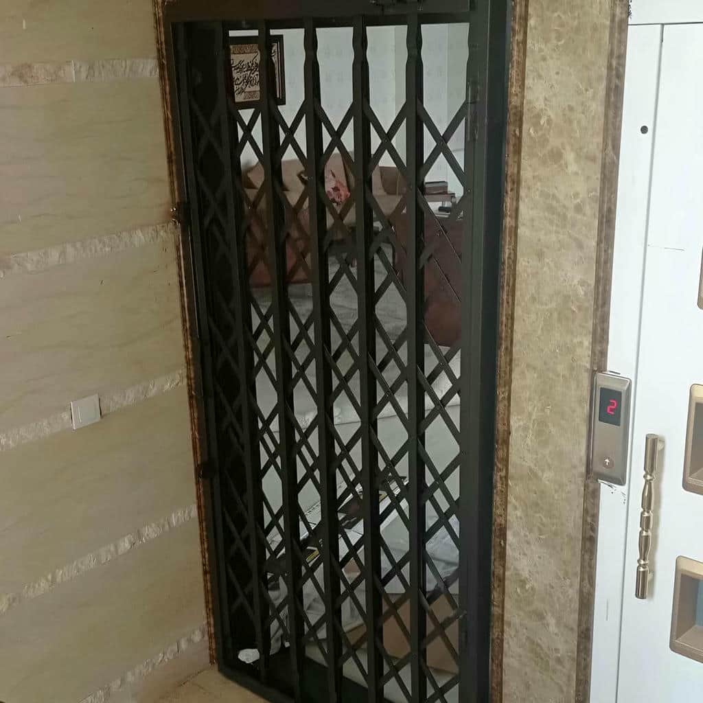 درب آکاردئونی خانه در بجنورد