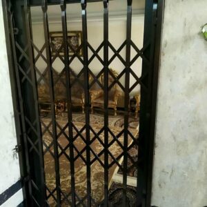 درب آکاردئونی خانه در نسیم شهر