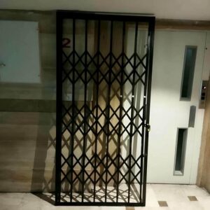 درب آکاردئونی خانه در کیش