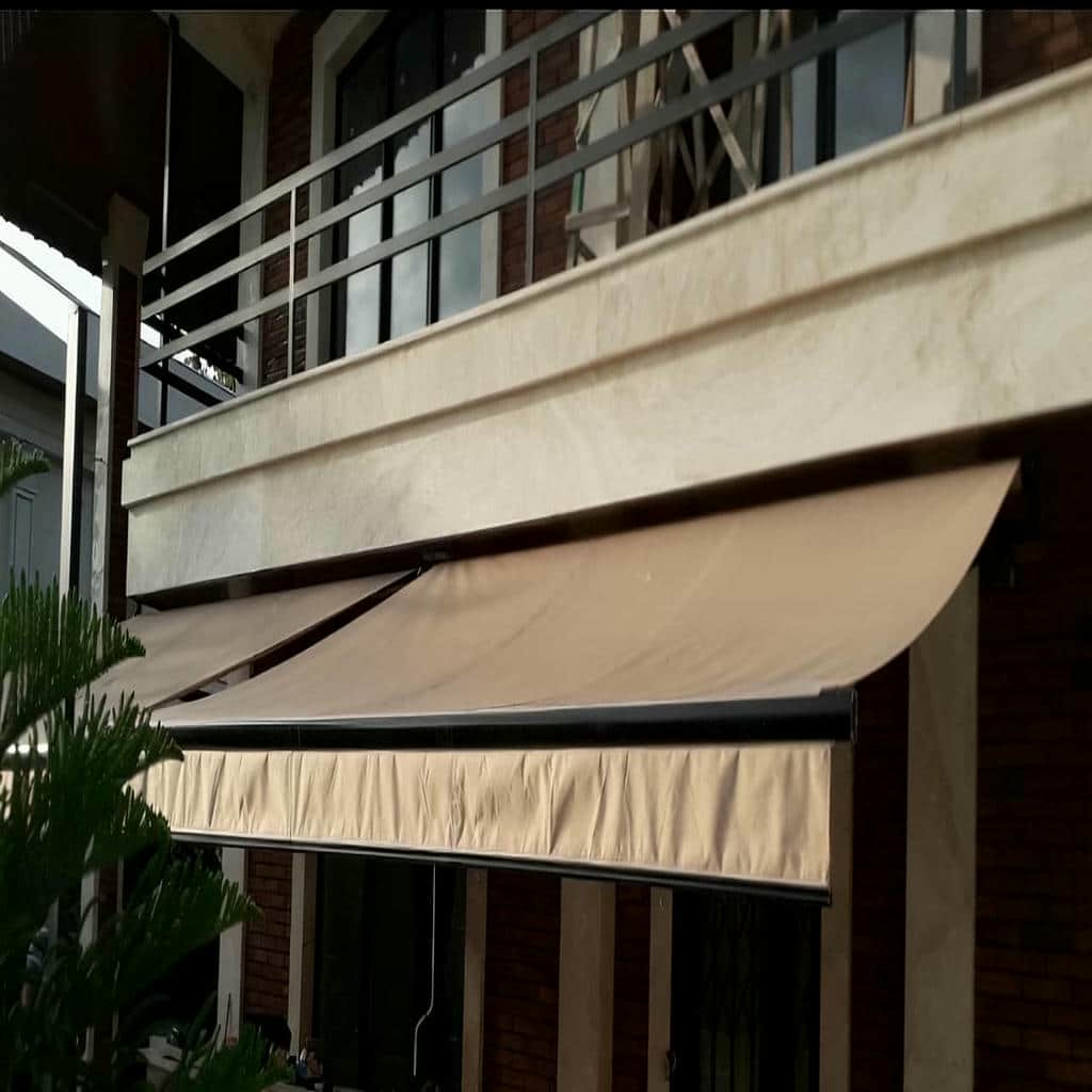 نصب سایه بان برقی اتوماتیک ضدآب در کردان