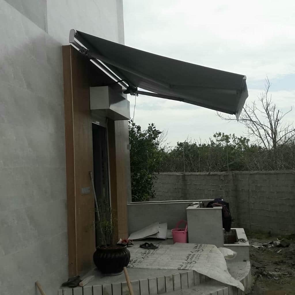 نصب سایه بان برقی اتوماتیک ضد UV در فیروزکوه