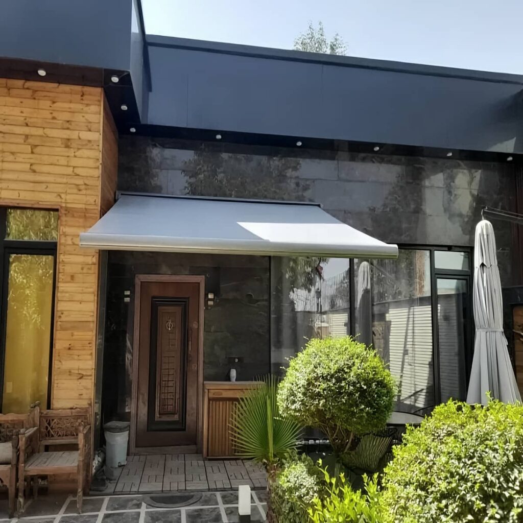 نصب سایه بان برقی پارکینگی در کمال شهر