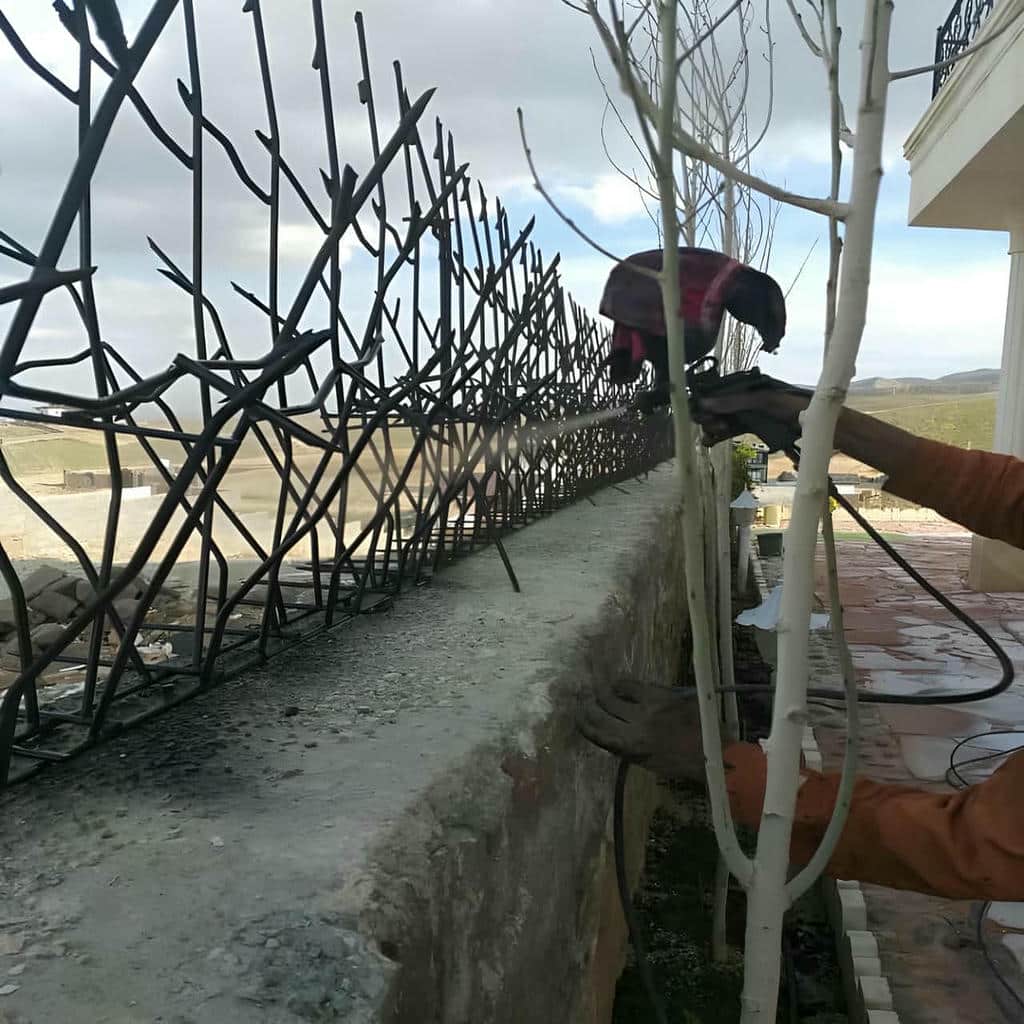 نصب حفاظ شاخ گوزنی دیوار در ایلام