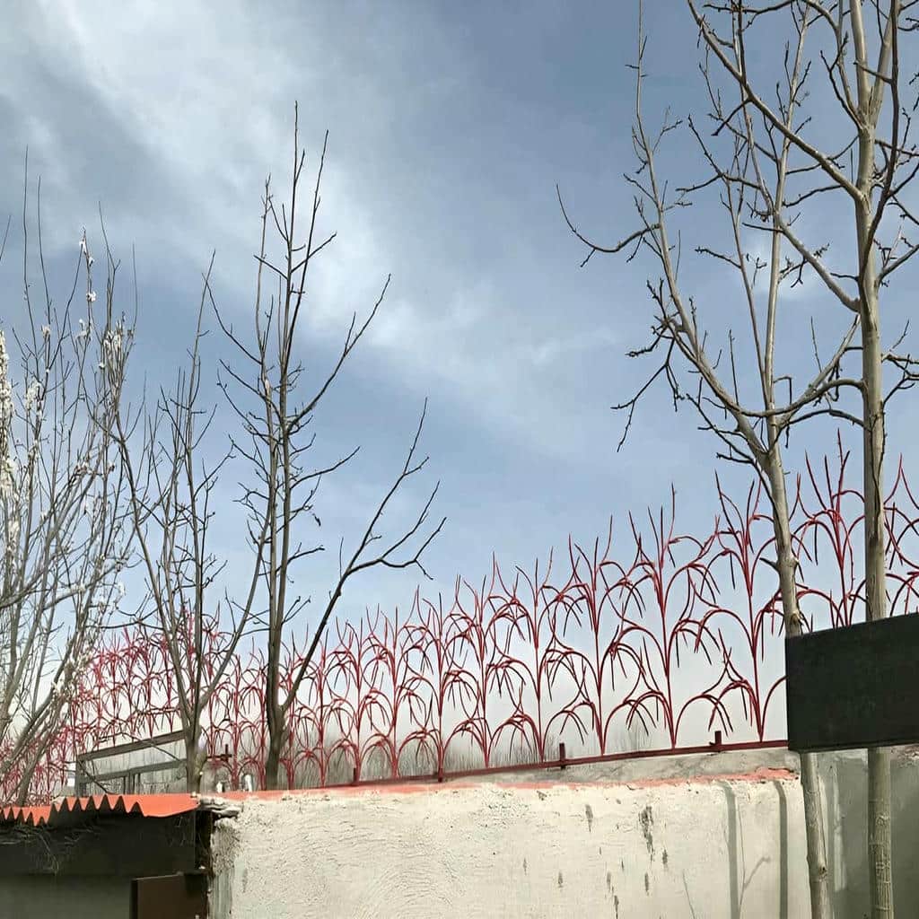 نصب حفاظ شاخ گوزنی دیوار تجاری در بندر چابهار