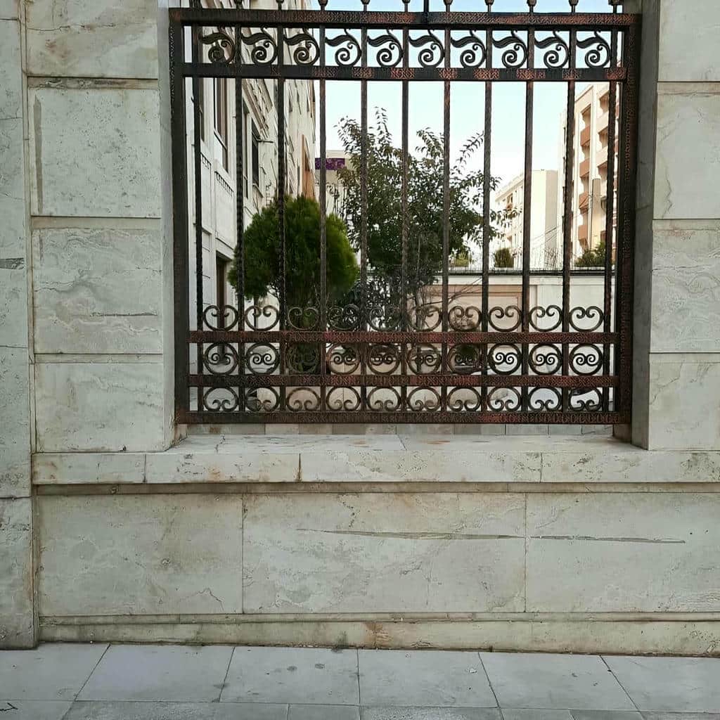 قیمت حفاظ پنجره نرده منزل ساده در تهران