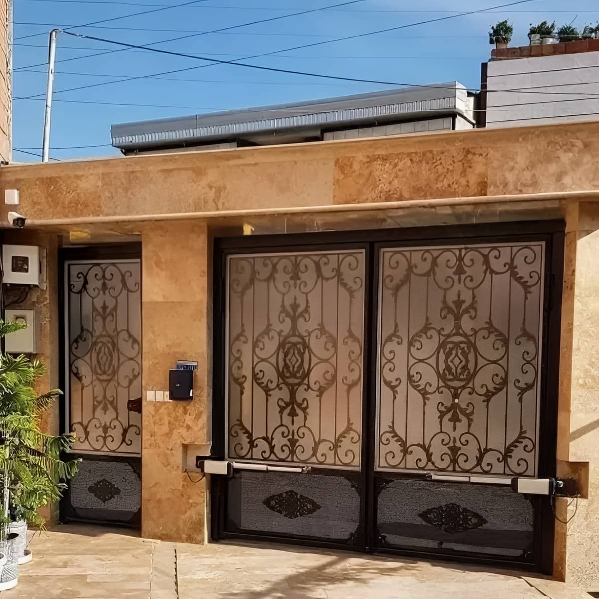 جک درب پارکینگ در سقز