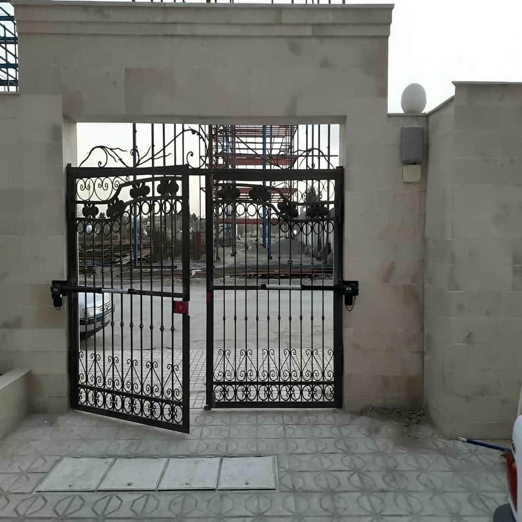 جک درب پارکینگ در ایرانشهر