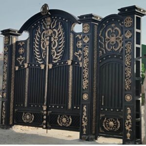 درب حیاط فرفورژه در مریوان
