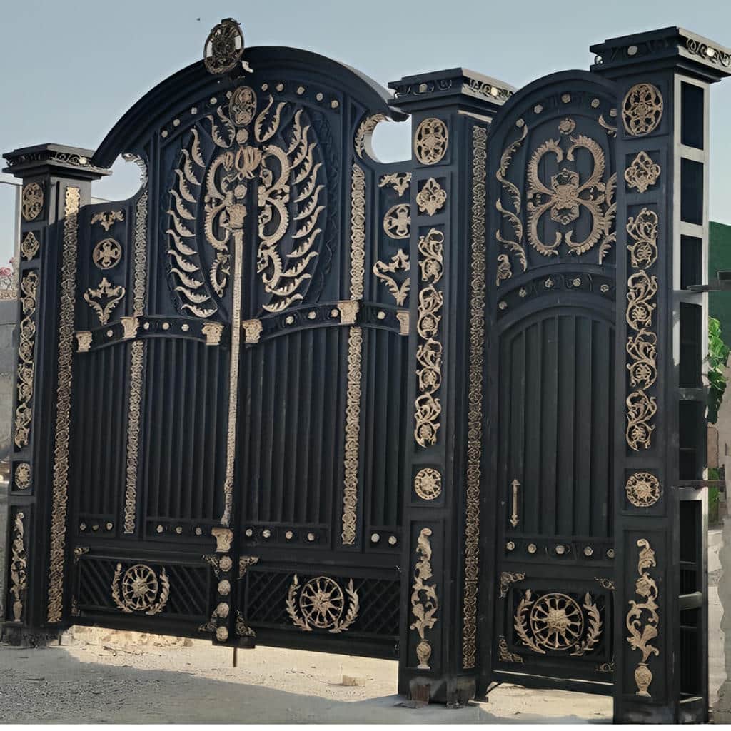 درب حیاط فرفورژه در مریوان