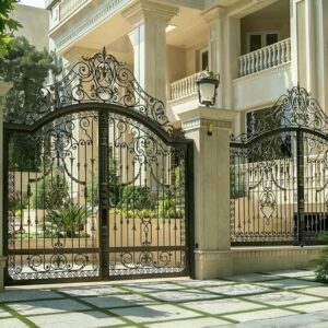 درب حیاط فرفورژه در اندیشه