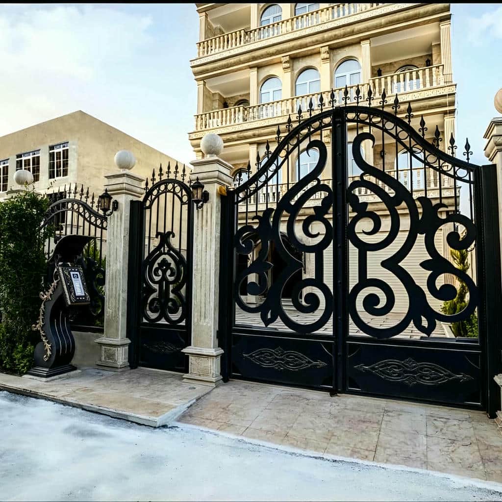 درب حیاط فرفورژه در آمل