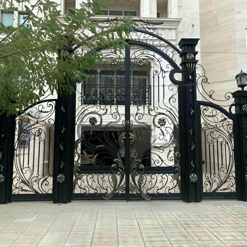 قیمت درب حیاط فرفورژه کلاسیک در پرند