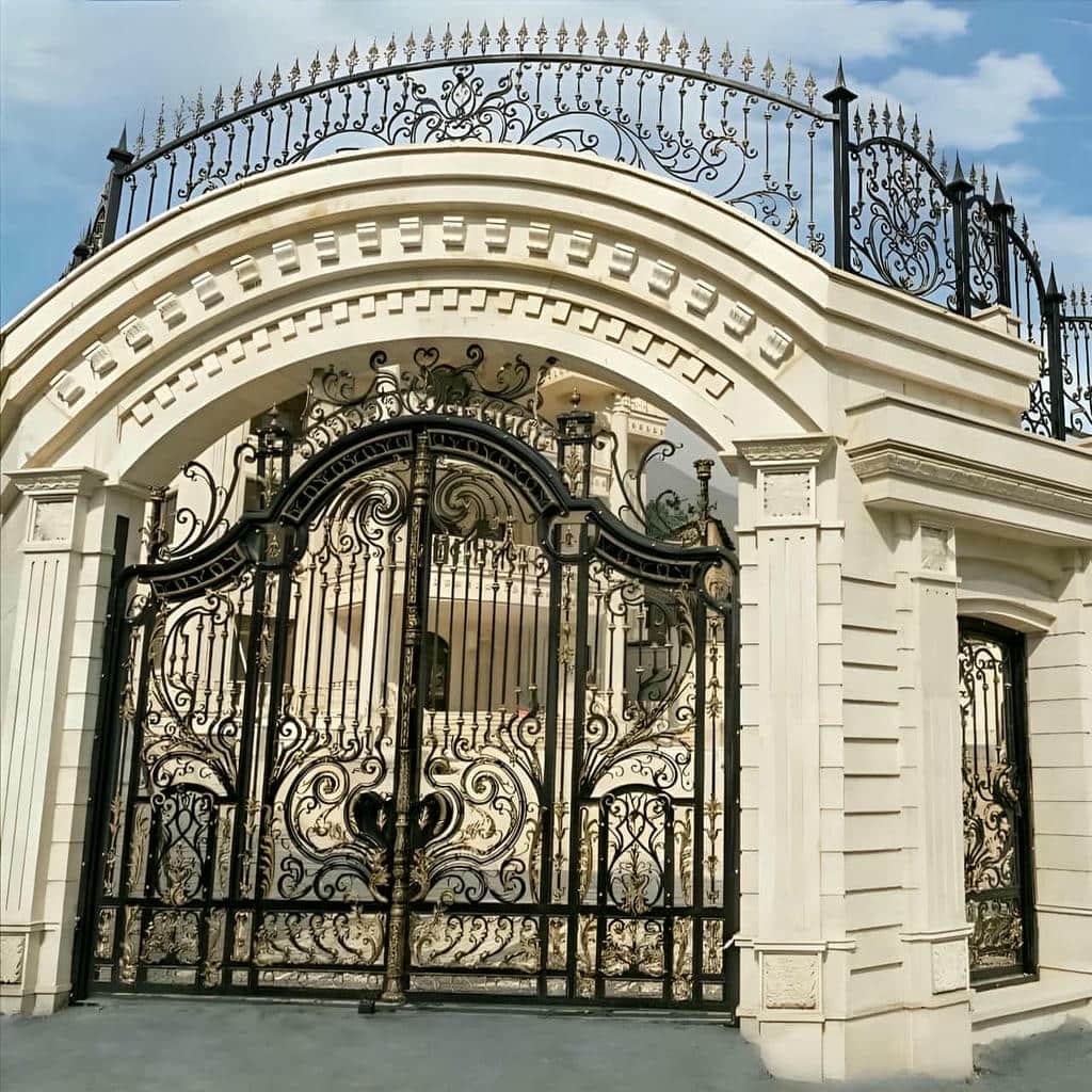 درب حیاط فرفورژه در محمودآباد