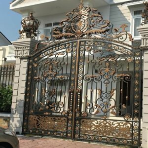 درب حیاط فرفورژه در قم