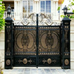 درب حیاط فرفورژه در طالقان