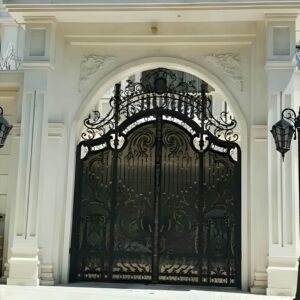 درب حیاط فرفورژه در کمال شهر