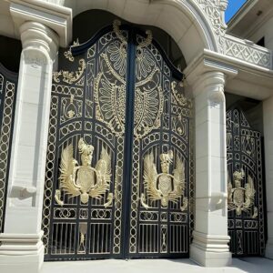 درب حیاط فرفورژه در فشم