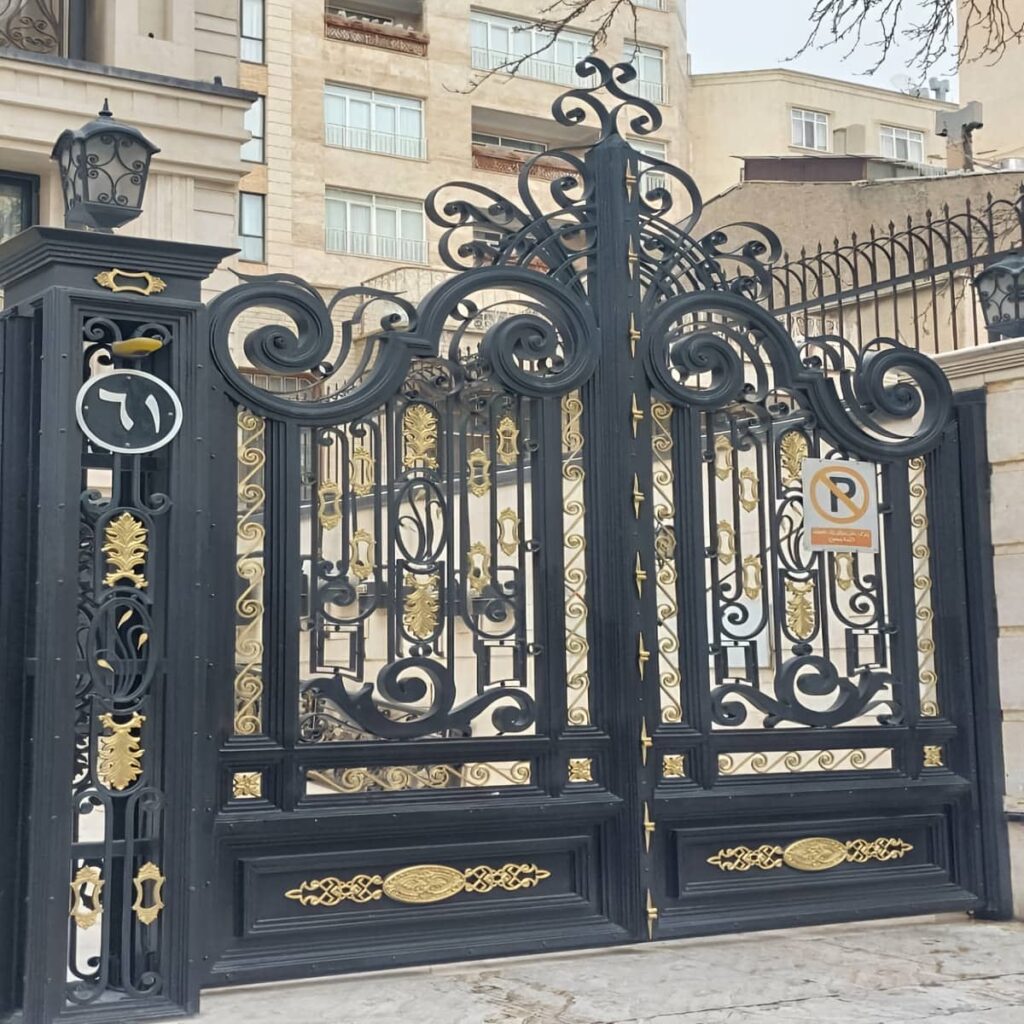 فروش درب حیاط فرفورژه سنگین در استان گیلان