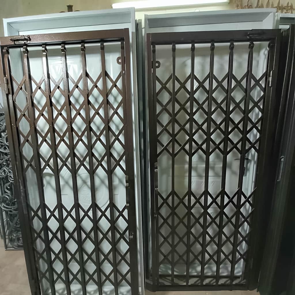 درب آکاردئونی با جوشکاری تمیز اتصالات