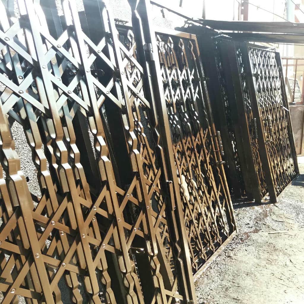 درب آکاردئونی با رنگ مقاوم روی آهن