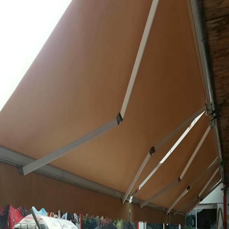 سایبان برقی مقاوم برای روف گاردن