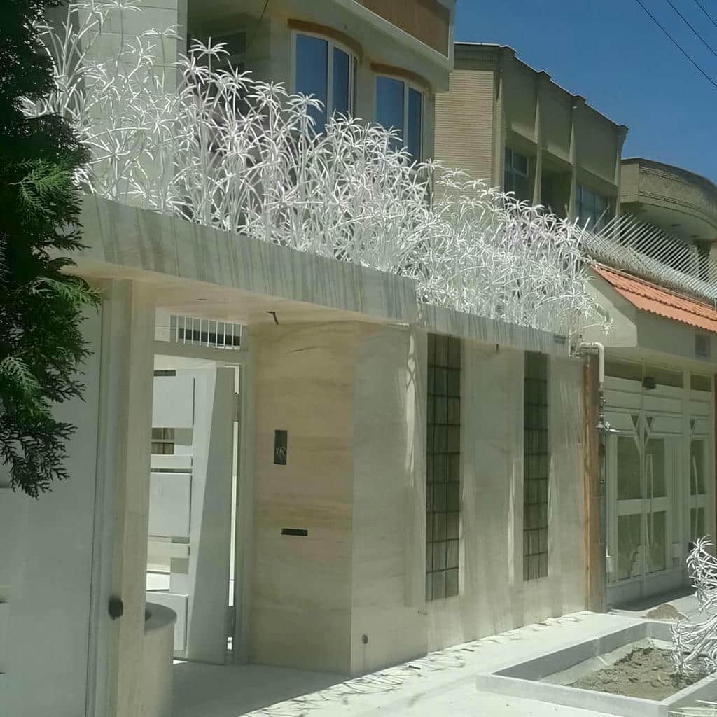 حفاظ روی دیوار با مدل شاخ گوزنی متراکم