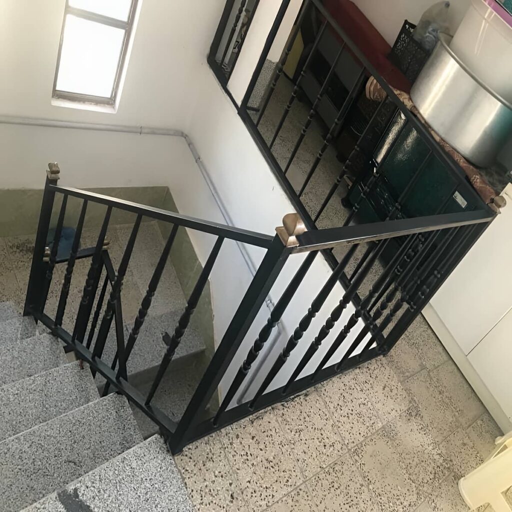 ساخت نرده استیل با اتصالات محکم