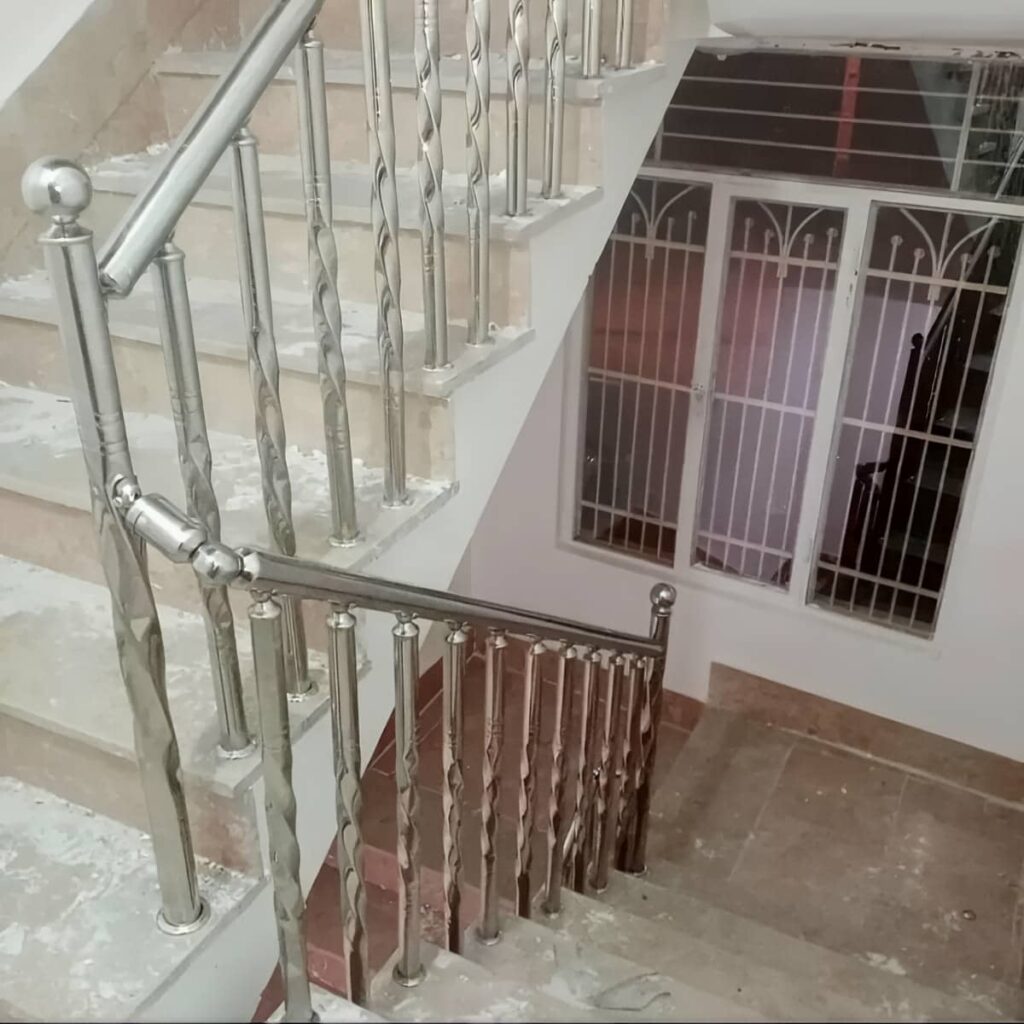 نرده استیل عمودی با ایمنی بالا